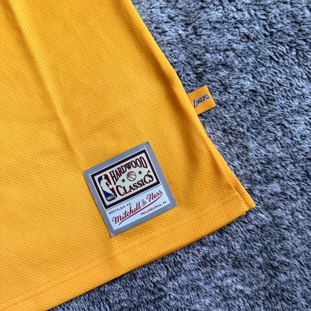 Men’s Los Angeles Lakers Jersey, Mitchell & Ness, Size Large, NWT - Picture 4 of 6